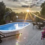 Apartman Grande - *